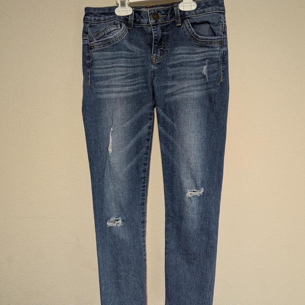 Wit&Wisdom Women's 0P Blue Jeans with distressed hem & distressed detailing EUC